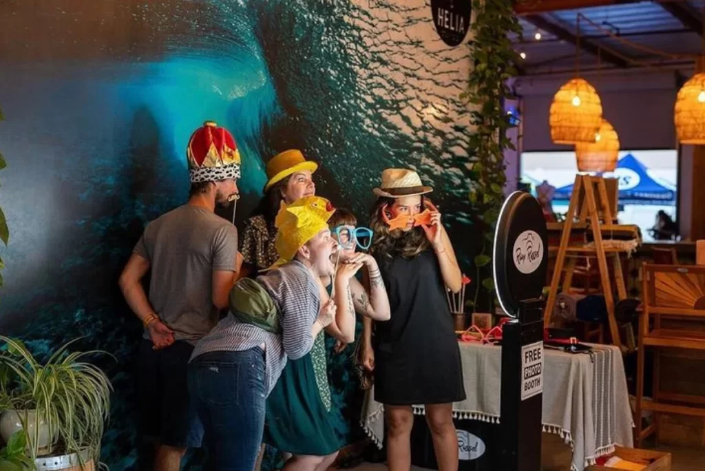 Strategies for Navigating Crowded Markets in the Photo Booth Business